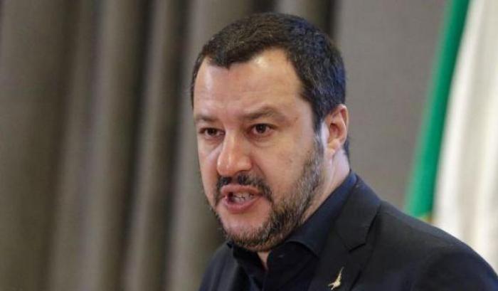 Salvini ignora da mesi le violenze dei fascisti ma sbraita contro i centri sociali: "li chiuderemo"