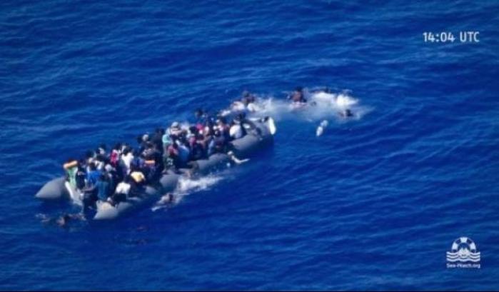 Così muoiono i migranti: un video della Sea Watch mostra i disperati che annegano