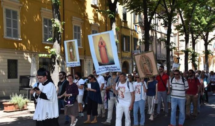 Neanche Vicenza si salva dagli omofobi: organizzata processione contro il Gay Pride