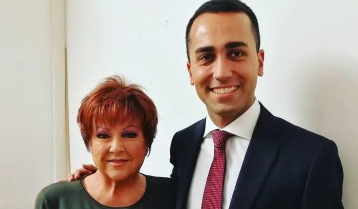Aveva apprezzato le sue 'belle mani': Orietta Berti voterebbe ancora per Di Maio?