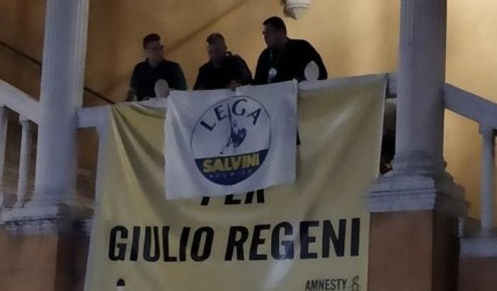 La bandiera leghista sullo striscione di Giulio Regeni: ecco come la destra festeggia a Ferrara