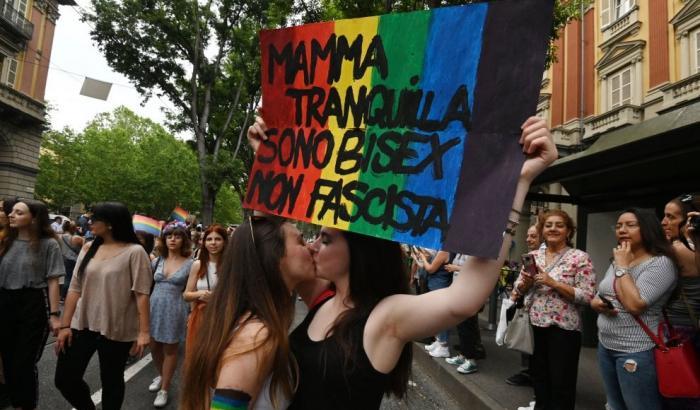 A migliaia a Torino per il Pride 2019, la sindaca Appendino: "sui diritti non si torna indietro"