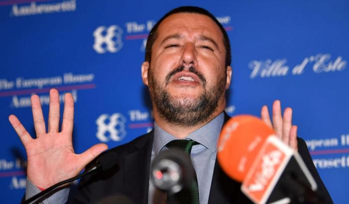Salvini imita Di Maio: "Ciò che accade alla Sea Watch è colpa dell'Olanda"