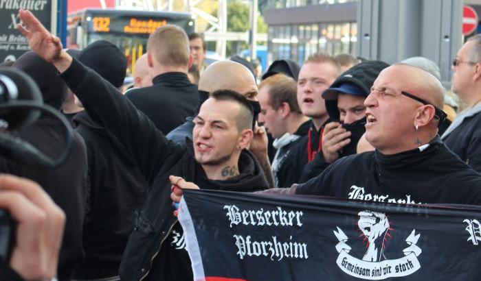 Arrestati in Germania estremisti di destra: progettavano attentati alle moschee
