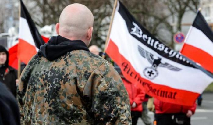 Angela Merkel punta l'indice: "Lotta senza tabù contro i neo-nazisti"