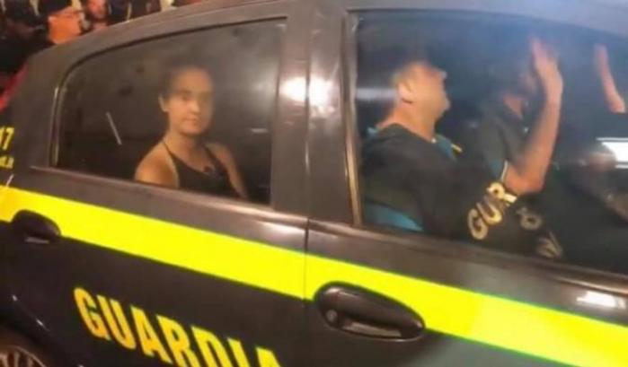 00053408-carola-arrestata-dalla-gdf Carola arrestata dalla GdF