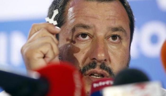 Messa in onore di Carola e Salvini attacca il prete ma su twitter è rivolta: "lui è un vero cristiano"