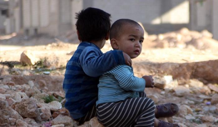 Il mondo dei ricchi volta le spalle ai bambini vittime della guerra: fondi stanziati insufficienti