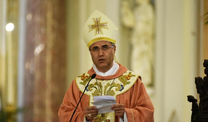 L'arcivescovo allude a Musumeci: "Il mediterraneo è un calvario, no al demone del razzismo"