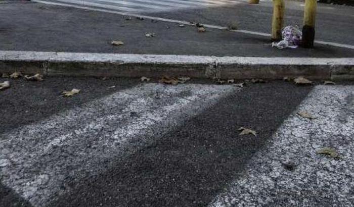 Ripara a sue spese il marciapiede rotto: il comune lo multa per 622 euro