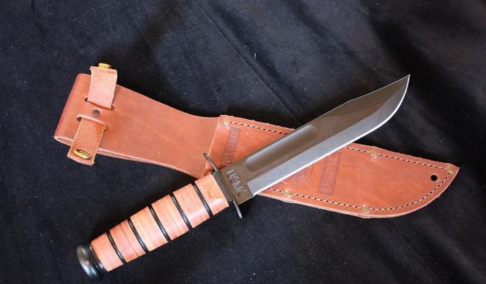 Il Trench knife" Ka-Bar Camillus, lo stesso modello usato per uccidere Cerciello