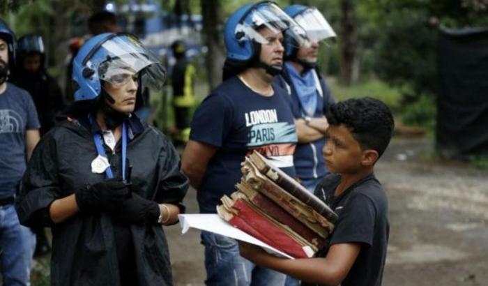 Ci sono figli e figli: fate fare un giro sulla moto d'acqua anche a lui