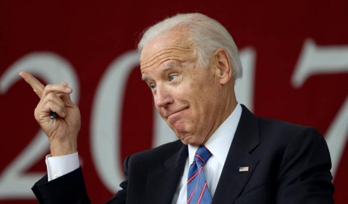 Joe Biden, re delle gaffe: invita a donare per la sua campagna su un sito che non esiste
