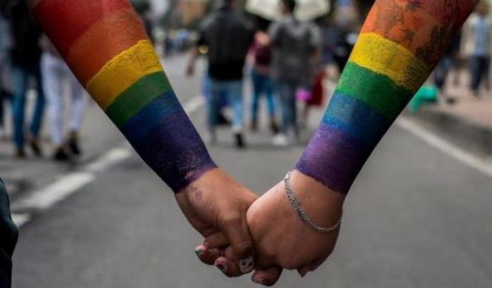 L'omosessualità non dipende da un gene, ma da una combinazione genetica e ambientale: lo studio