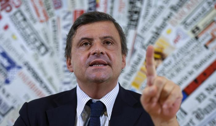 Calenda su Fca: "Si prendano il dividendo, ma Fca/Psa e non l'Italia garantisca il prestito"
