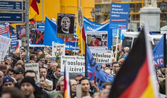 Dilaga l'estrema destra antidemocratica e antisemita in Germania, ma (per fortuna) nessun sorpasso