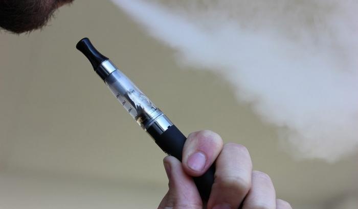 In Michigan la sigaretta elettronica è stata bandita: provoca gravi danni alla salute