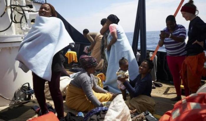 Migranti a bordo della Alan Kurdi