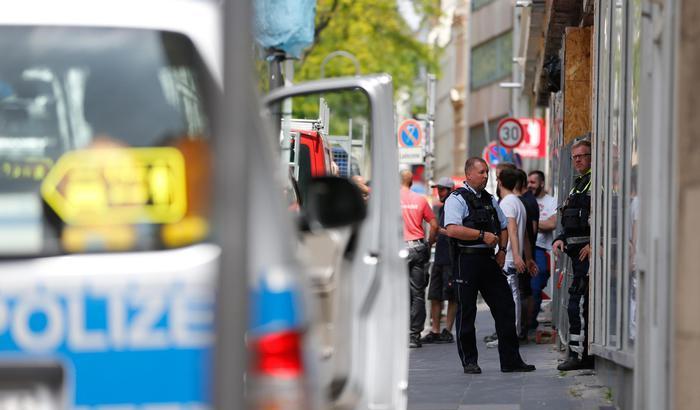 Berlino, un auto travolge i passanti sul marciapiede: 4 morti, tra cui un bambino