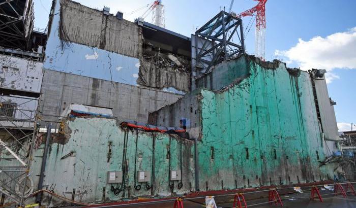 Lʼacqua radioattiva di Fukushima sarà sversata nel Pacifico: "Unica soluzione possibile"