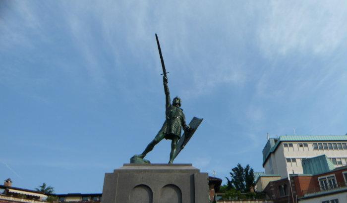 00053DA9-la-statua-di-alberto-da-giussano-a-legnano La statua di Alberto da Giussano a Legnano