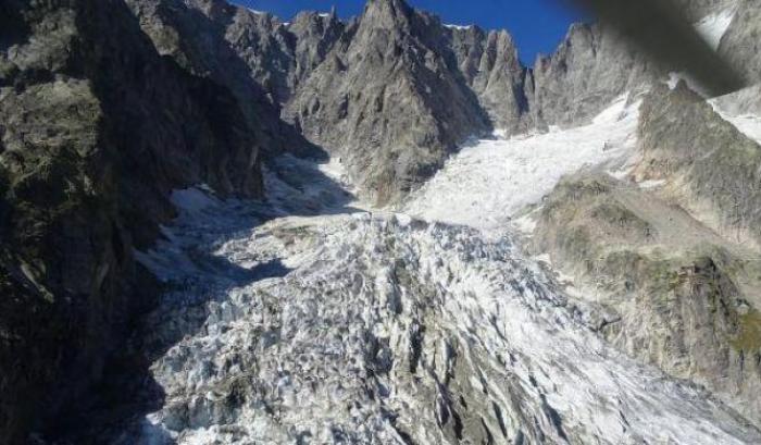 Allerta per il ghiacciaio del Monte Bianco, accelera lo slittamento a valle