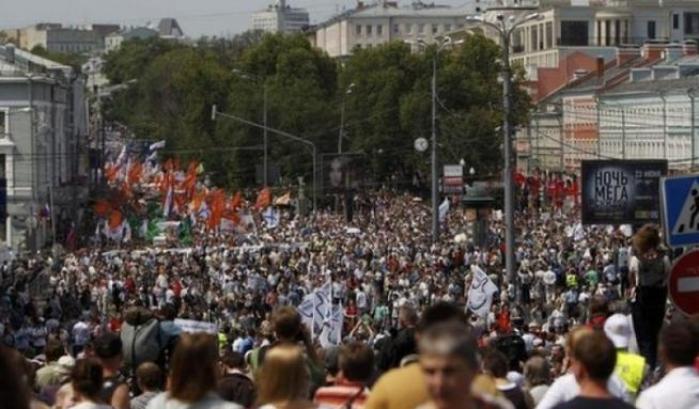 Migliaia di persone in piazza a Mosca per liberare i "prigionieri politici"
