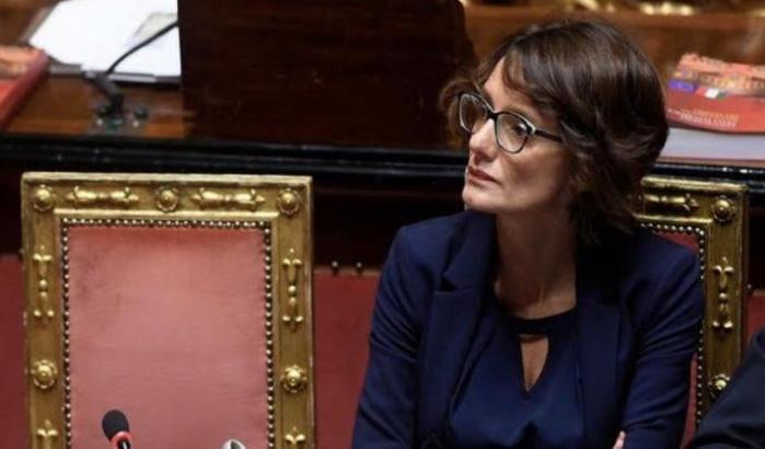 La ministra Bonetti contro Salvini: "Ha strumentalizzando vite umane in modo abominevole"
