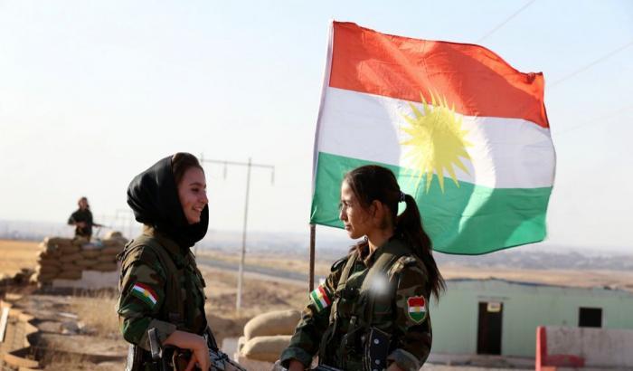 00054153-guerriere-curde guerriere curde