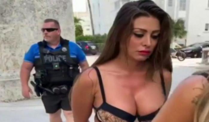 Ammanetta tre donne in lingerie, agente di Miami sospeso per il video osceno