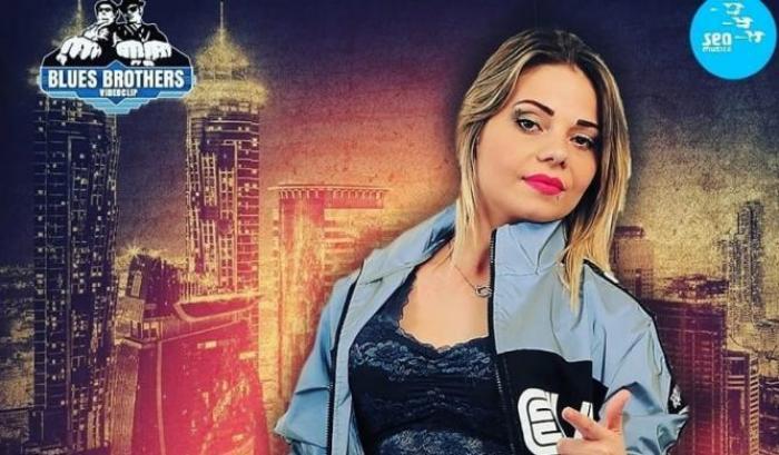 Denunciata cantante neomelodica: ha usato il reddito di cittadinanza per incidere il suo disco