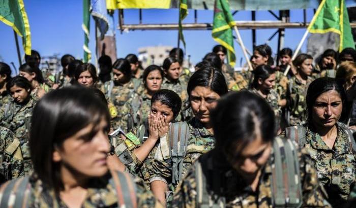 I curdi costretti ad accettare l'aiuto di Assad, ma il sogno dell'autonomia si fa più lontano