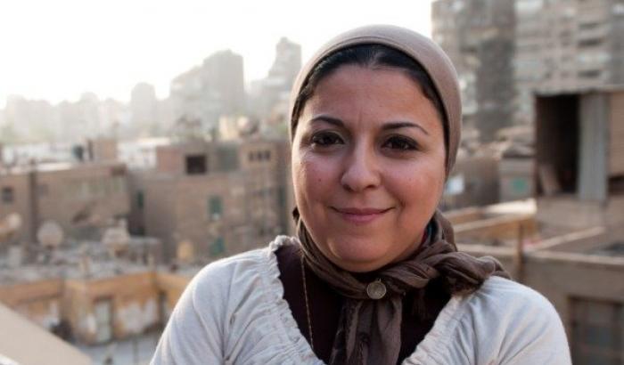 Esraa Abdelfattah, l'avvocata arrestata e torturata in Egitto perché difende i diritti umani