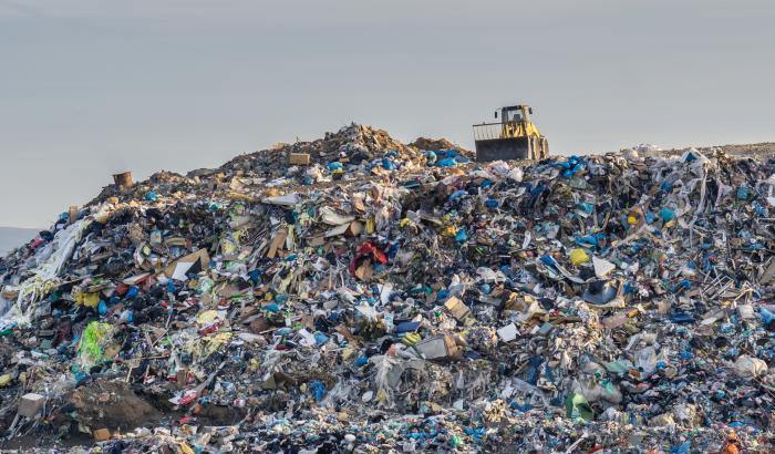 L'allarme di Greenpeace: 45 tonnellate di rifiuti smaltiti illegalmente in Polonia