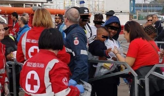 Scampata alle bombe in Libia, una donna incinta di sette mesi ora è salva a Taranto: la storia