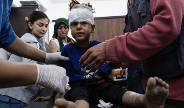 Altri crimini di guerra: bombe turche su ospedali e convogli di civili in fuga