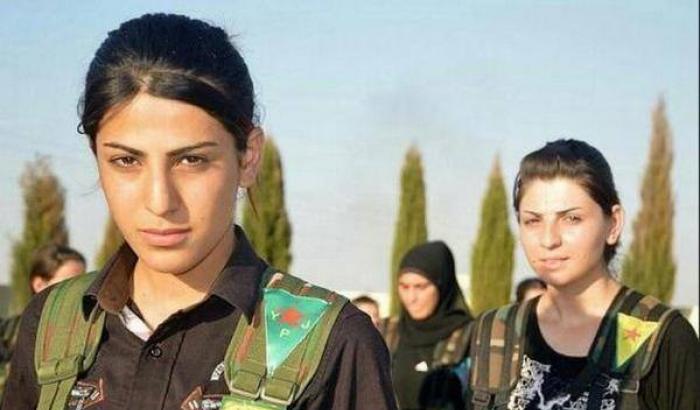 La Leopolda si aprirà con un collegamento con Kobane, Renzi: "Noi siamo con le donne curde"