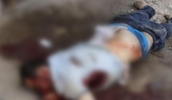 Civili giustiziati dai jihadisti al soldo di Erdogan: nuove foto e video del terrore