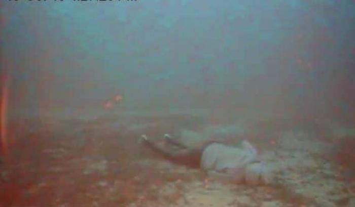Naufragio davanti Lampedusa, impossibile recuperare gli ultimi tre corpi in fondo al mare