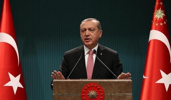 Erdogan attacca la Ue per aver chiesto una Fly Zone: "Aiutano i terroristi"