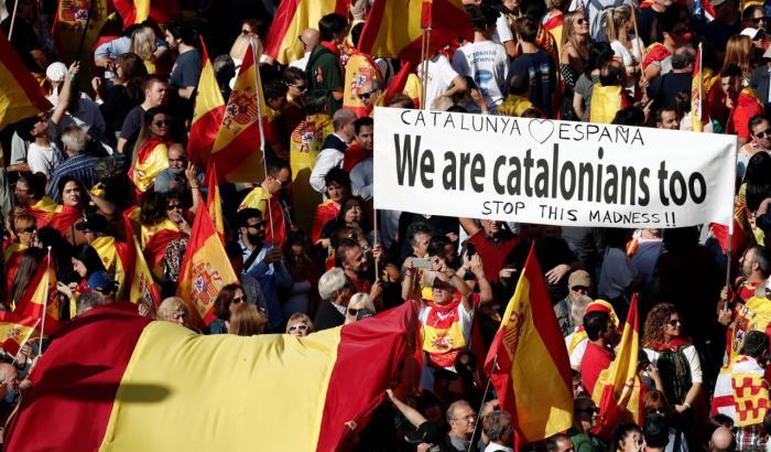 Oggi in Catalogna sono scesi gli 'unionisti': in 80 mila a Barcellona contro gli indipendentisti