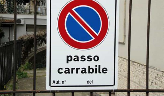 Sei di Parma e vuoi un passo carraio davanti a casa? Devi essere antifascista