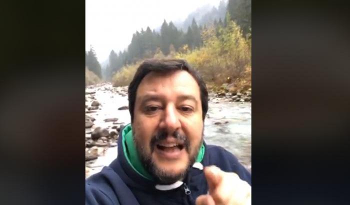 00054503-la-diretta-in-streaming-di-salvini La diretta in streaming di Salvini