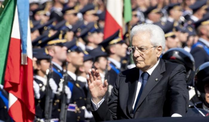 Mattarella celebra le Forze Armate: deposta una corona all'Altare della patria