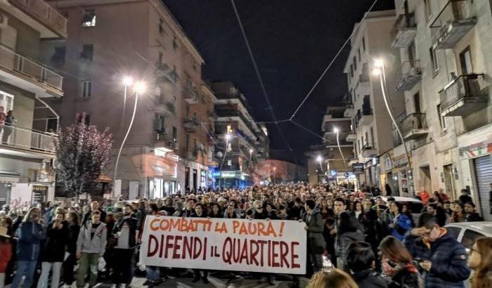 Antifascisti in piazza per La Pecora Elettrica: resistenza contro chi dà fuoco alla cultura