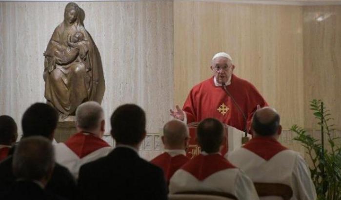 Papa Francesco: "Il diavolo esiste, basta vedere i tanti seminatori d'odio in giro..."