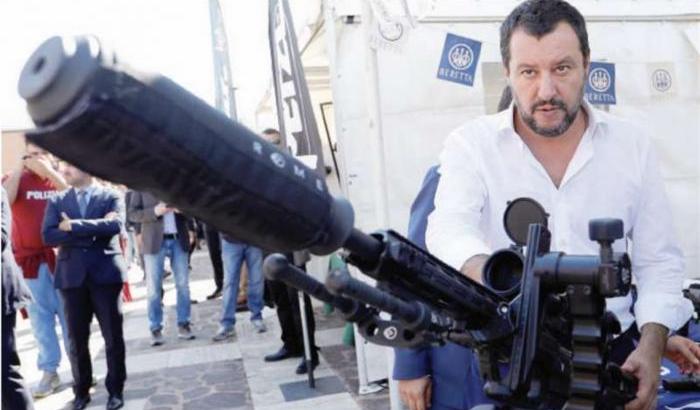 Salvini sulla cellula fascista: "Non sono un modello per chi usa il fucile". Ma Traini lo sa?