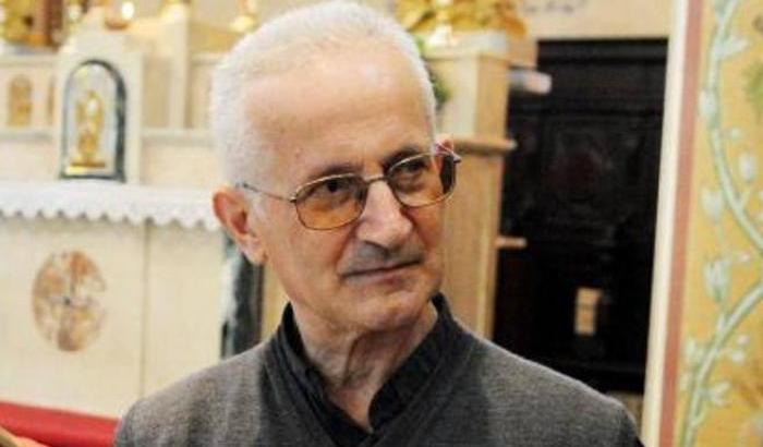 Il sacerdote anti-Salvini: "Nonostante la condanna non mi piego"