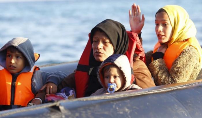 Nuova tragedia di migranti nelle coste di Lampedusa: trovati cinque cadaveri di donne