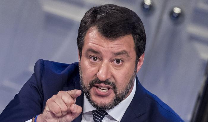 Salvini fa lo spavaldo: "Ridirei voglio pieni poteri"